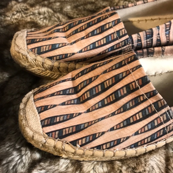 Nordstrom Miz Mooz Barcelona Collection patterned espadrille flats - Picture 4 of 7